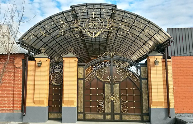 Купить или заказать ворота для дома с навесом - стильные и надежные решения для вашего участка в Нововоронеже от 41874 руб | ВоротМастер-Нвв